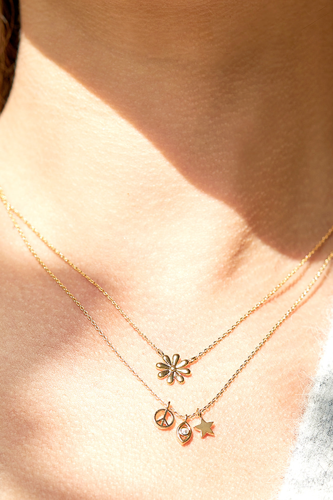 Minimal Daisy Pendant